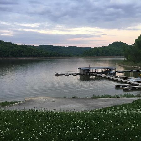 The Retreat At Center Hill Lake Hotel Silver Point Exterior photo